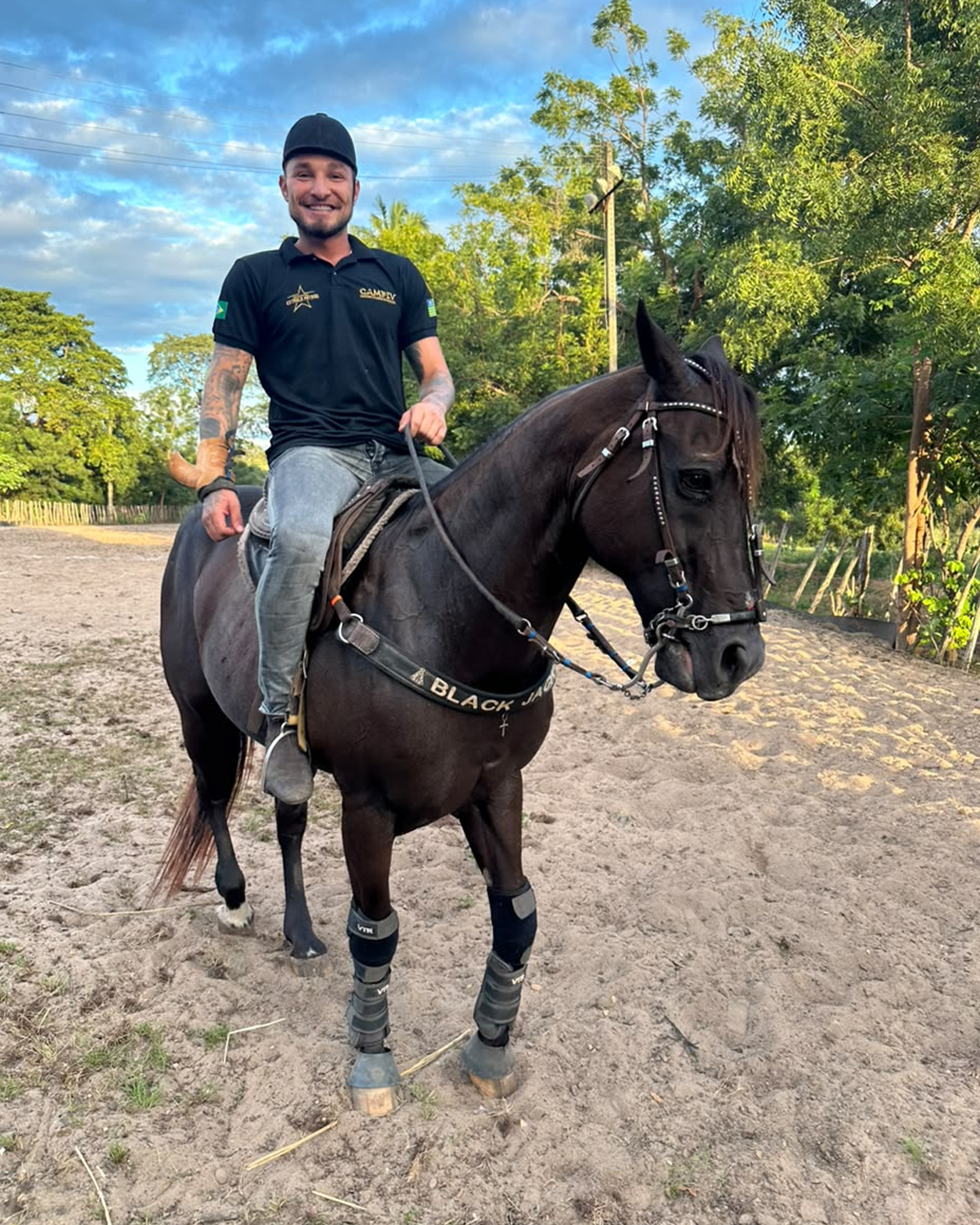 Mc Gui Vaqueiro em viagem do circuito